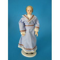 Puppe Maedchen Frau im hellbaluen Kleid für die Puppenstube Miniatur 1:12