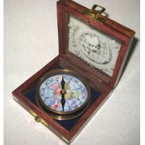 **Edler Kompass - Alt- Messing- anlaufgeschützt in dekorativer Holzschatulle mit Glasdeckel
