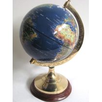 Edler Globus auf Holzstand H 22 cm- Messinggestell- blau