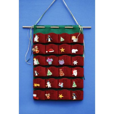 Adventskalender mit roten oder grünen Taschen und 24 Holzknöpfen | AVF29..SB / EAN:4250382858041