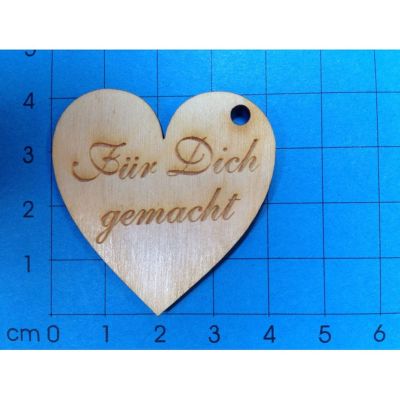 Geschenkanhänger Herz 40 mm "Für Dich gemacht" graviert; mit 3mm Loch | HEG26064 / EAN:4250382889274